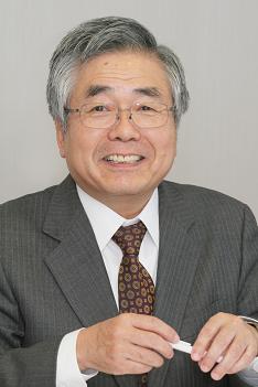 高村　淑彦　氏